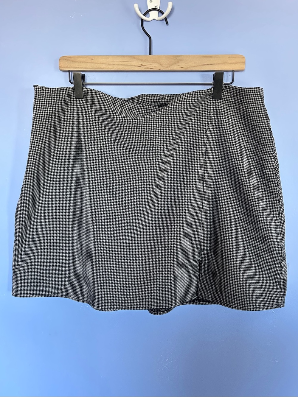 Black & Grey Houndstooth Mini Skirt